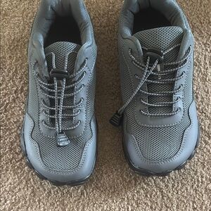 Source Unknown Gray Athletic Shoes